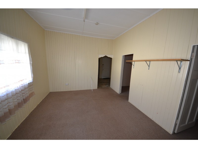 6 Cornes St, Mount Morgan QLD 4714