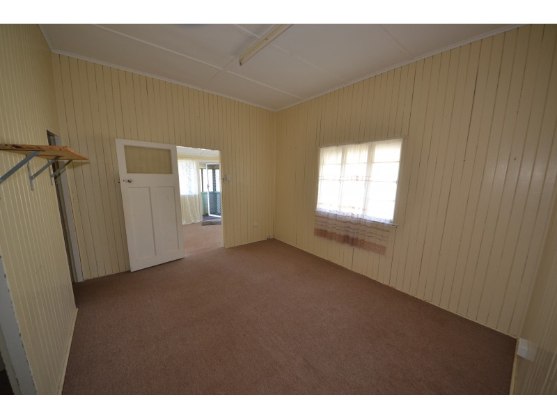 6 Cornes St, Mount Morgan QLD 4714