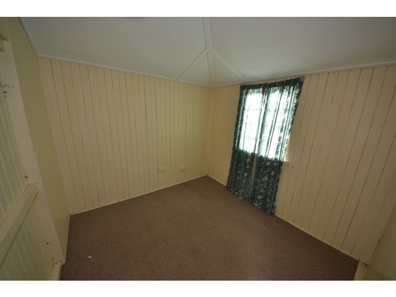 6 Cornes St, Mount Morgan QLD 4714