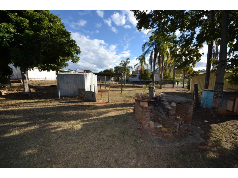 6 Cornes St, Mount Morgan QLD 4714