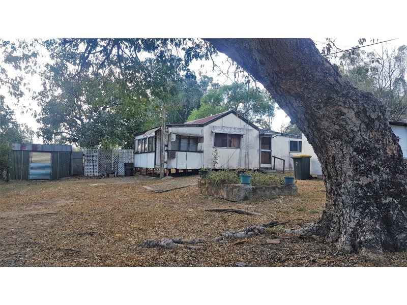 11 Racecourse Rd, Mount Morgan QLD 4714