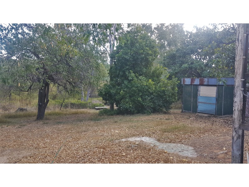 11 Racecourse Rd, Mount Morgan QLD 4714