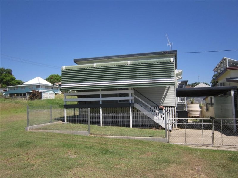 122 East St, Mount Morgan QLD 4714