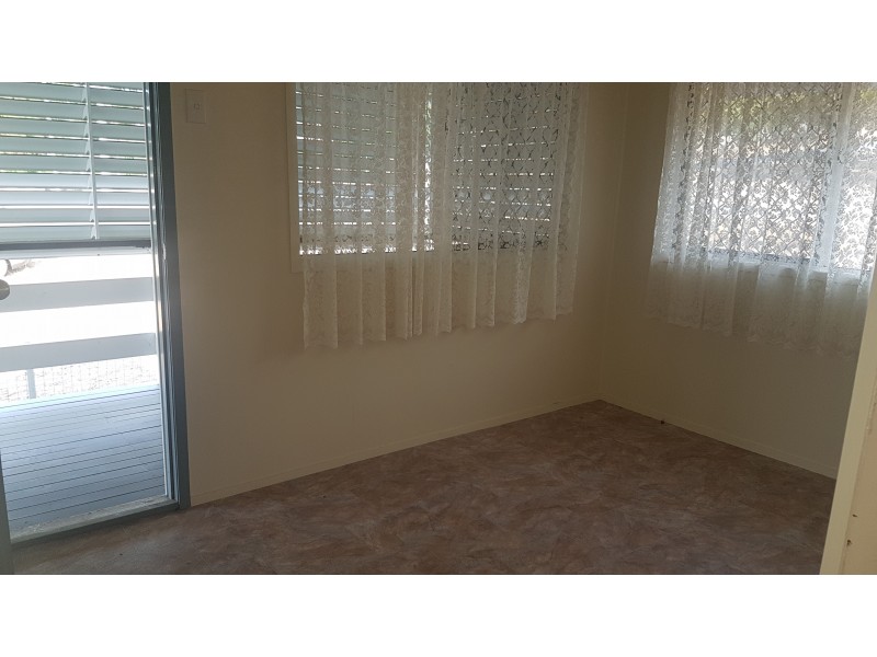 122 East St, Mount Morgan QLD 4714