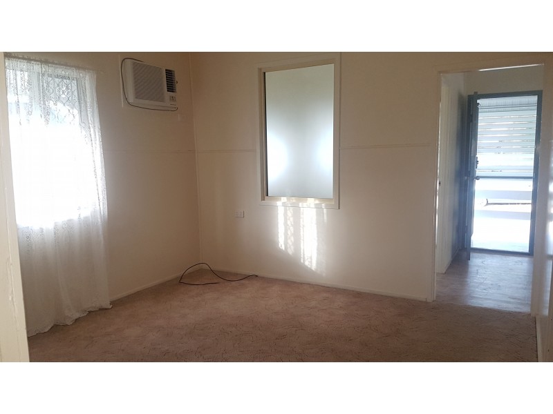 122 East St, Mount Morgan QLD 4714