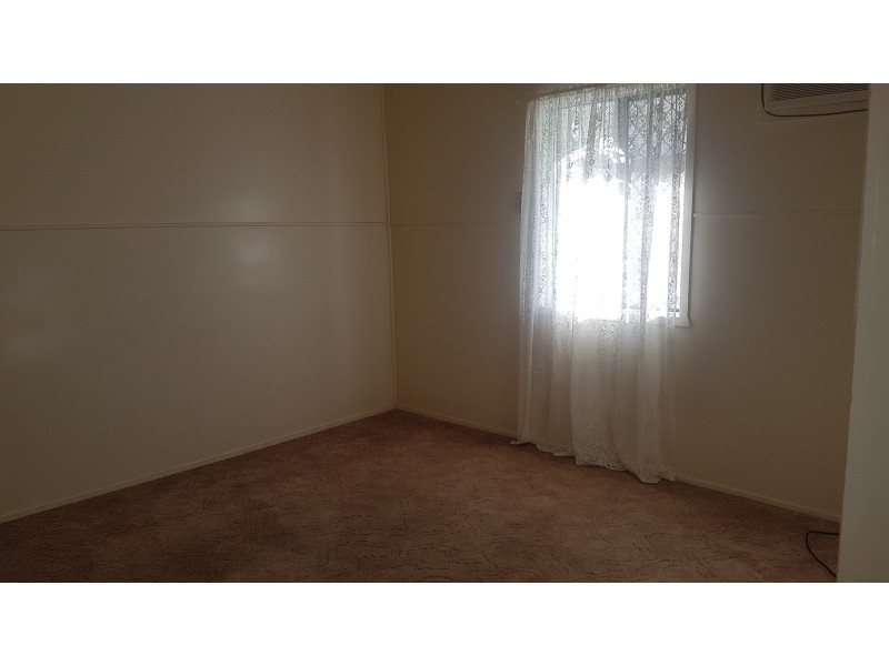 122 East St, Mount Morgan QLD 4714