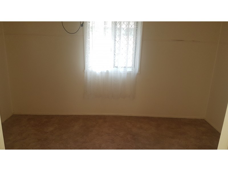 122 East St, Mount Morgan QLD 4714