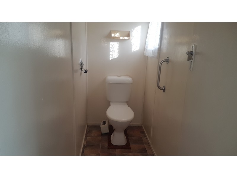 122 East St, Mount Morgan QLD 4714