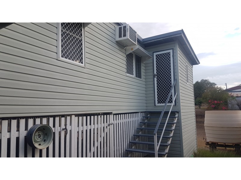 122 East St, Mount Morgan QLD 4714