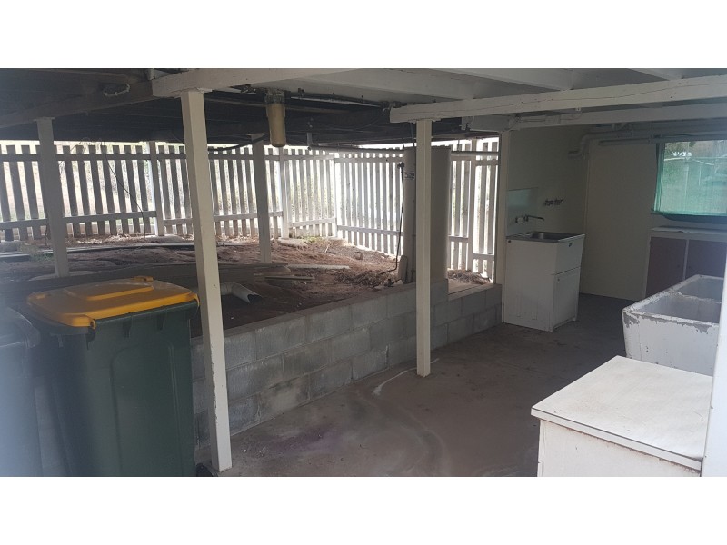 122 East St, Mount Morgan QLD 4714