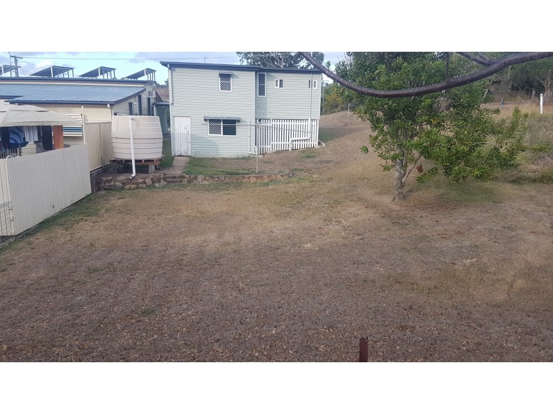 122 East St, Mount Morgan QLD 4714