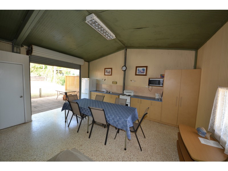 257 Banksia Rd, Stanage QLD 4702