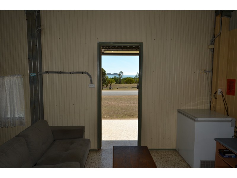 257 Banksia Rd, Stanage QLD 4702