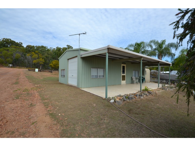 257 Banksia Rd, Stanage QLD 4702