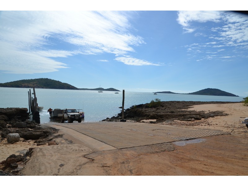 257 Banksia Rd, Stanage QLD 4702