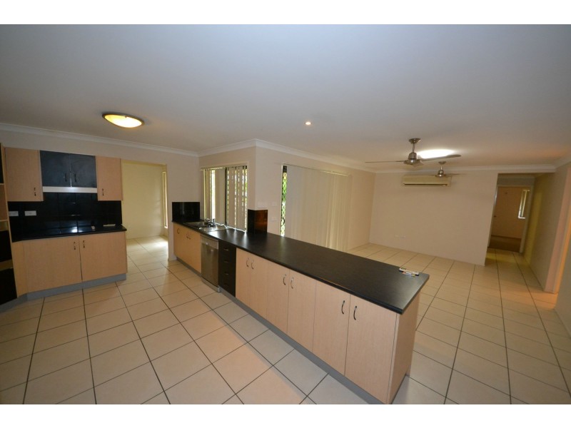 27 Sunrise Crescent, Gracemere QLD 4702