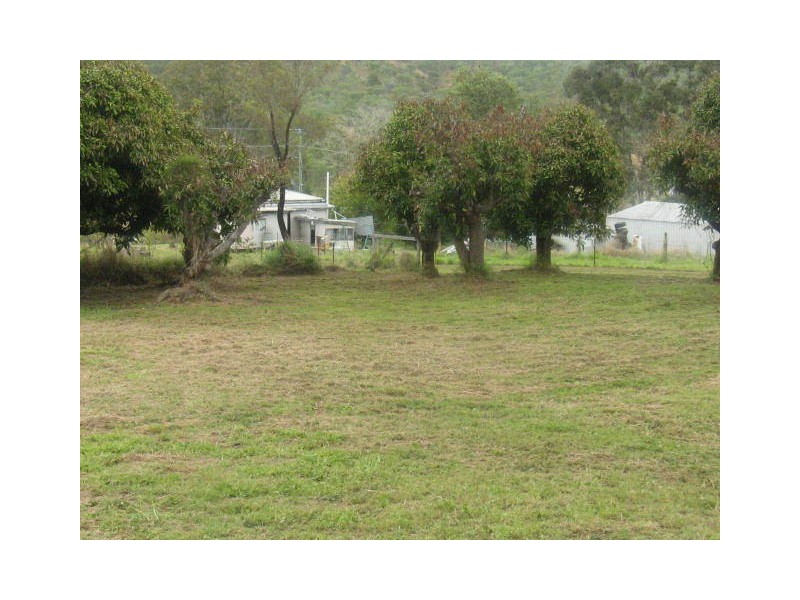 4 Creek Street, Mount Morgan QLD 4714