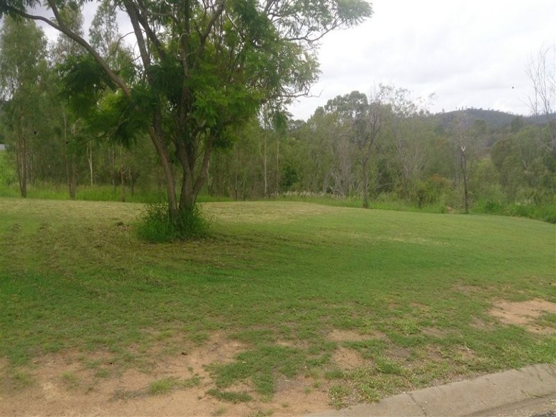 2 School Street, Mount Morgan QLD 4714