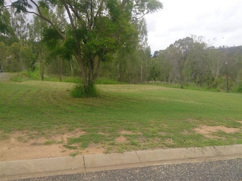 2 School Street, Mount Morgan QLD 4714