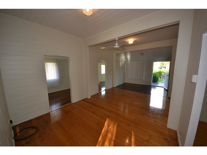 10 James St, Mount Morgan QLD 4714