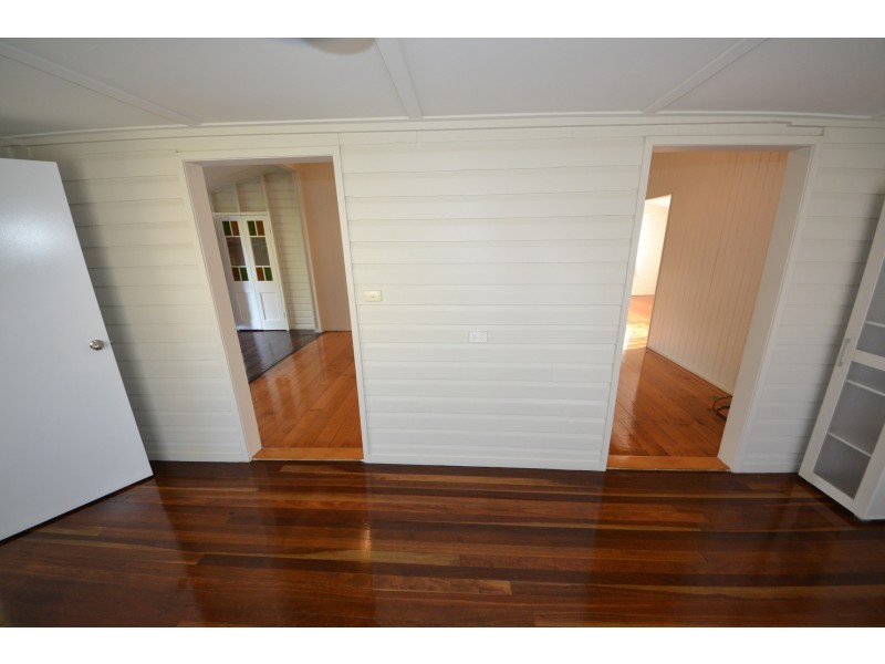 10 James St, Mount Morgan QLD 4714