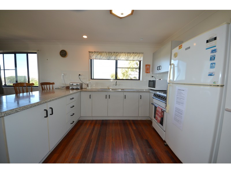 33 Schnapper Dr, Stanage QLD 4702