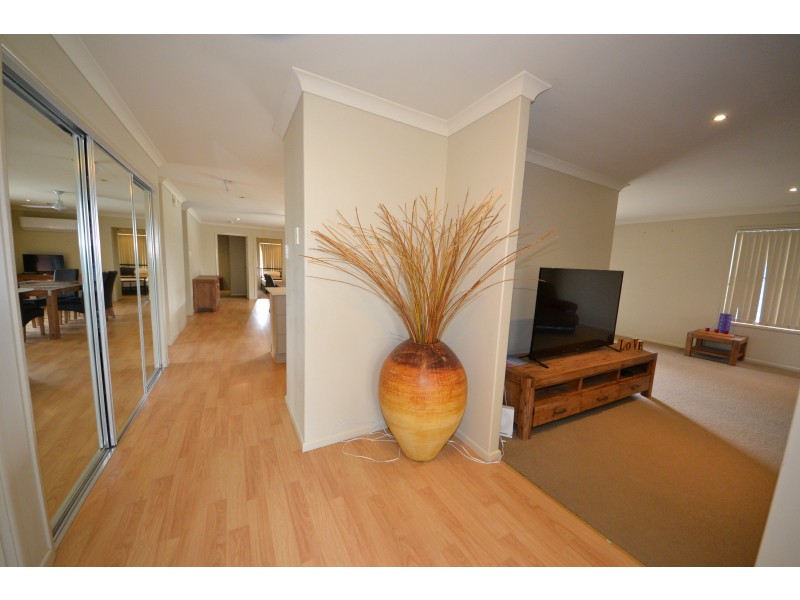 3 Maree Cres, Gracemere QLD 4702