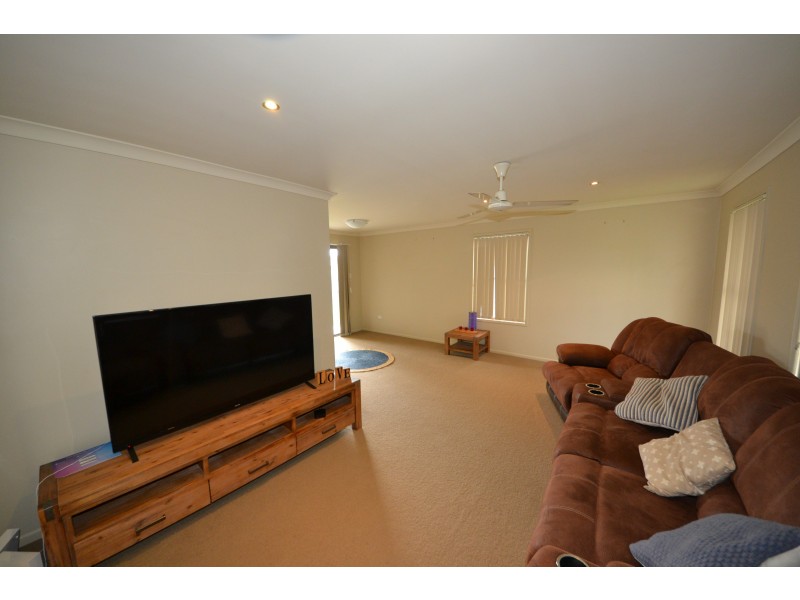3 Maree Cres, Gracemere QLD 4702
