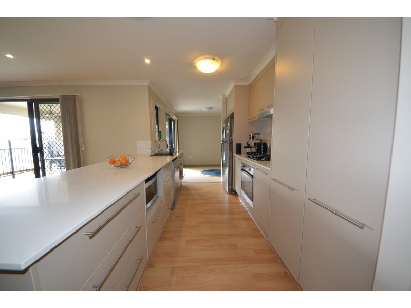 3 Maree Cres, Gracemere QLD 4702