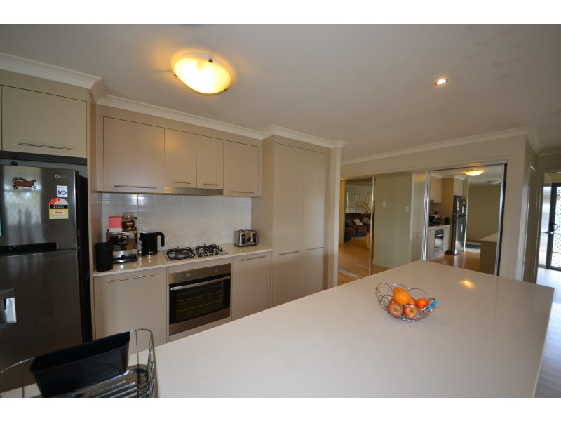 3 Maree Cres, Gracemere QLD 4702