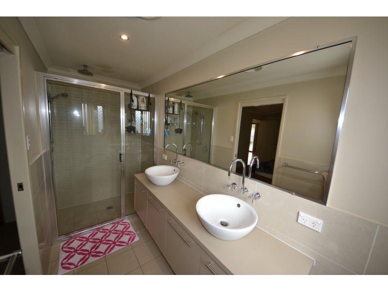 3 Maree Cres, Gracemere QLD 4702