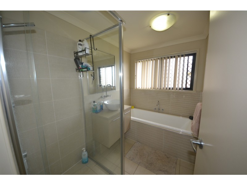 3 Maree Cres, Gracemere QLD 4702