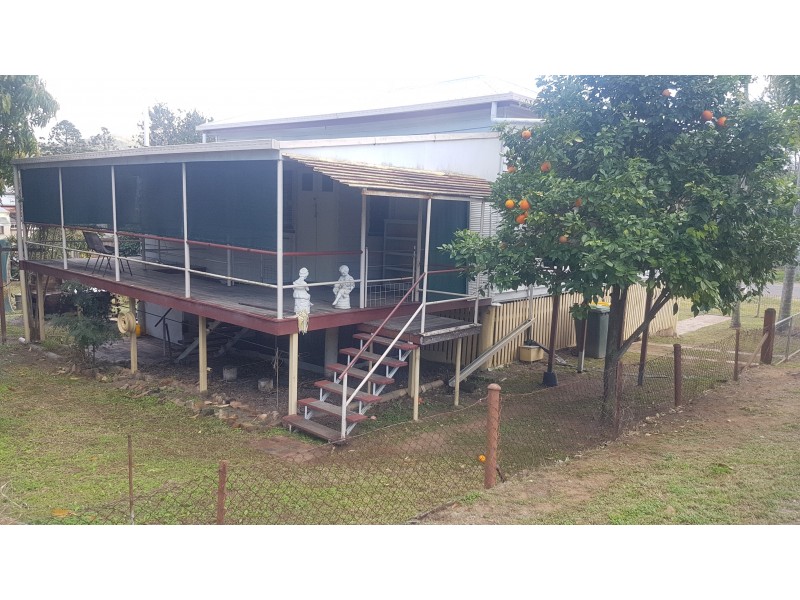 2 Nicholson St, Mount Morgan QLD 4714