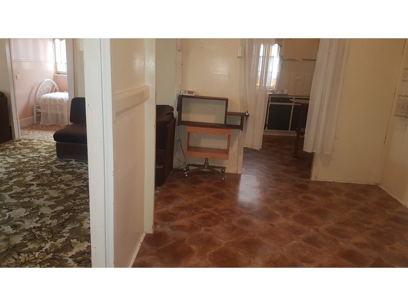 2 Nicholson St, Mount Morgan QLD 4714