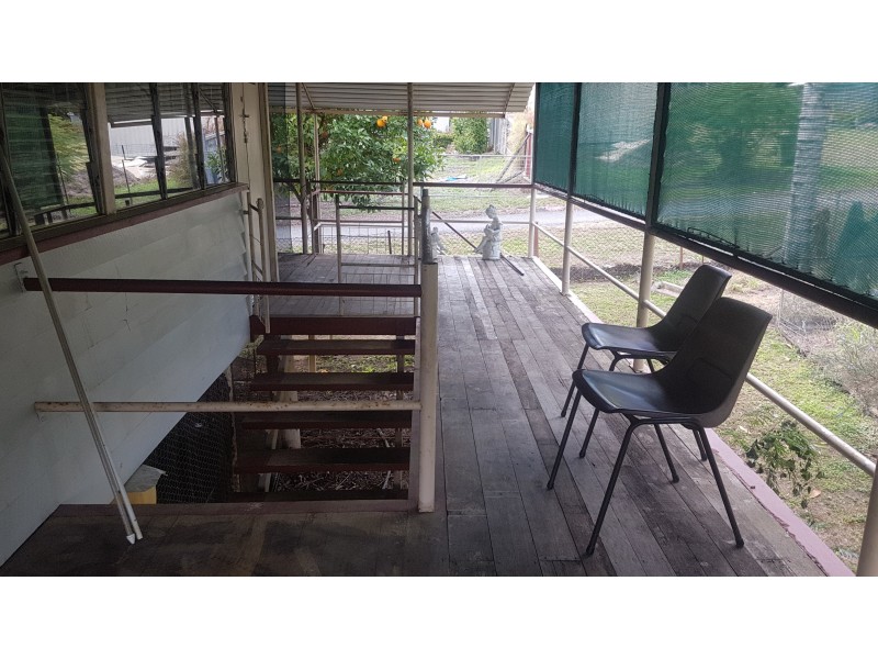 2 Nicholson St, Mount Morgan QLD 4714