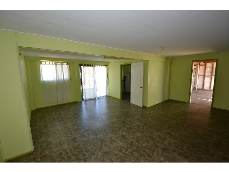 37 Cowan St, Gracemere QLD 4702