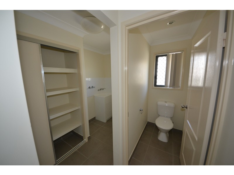 4 Dunnett St, Gracemere QLD 4702