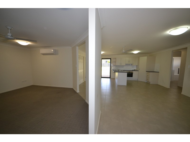 15 Cherryfield Rd, Gracemere QLD 4702