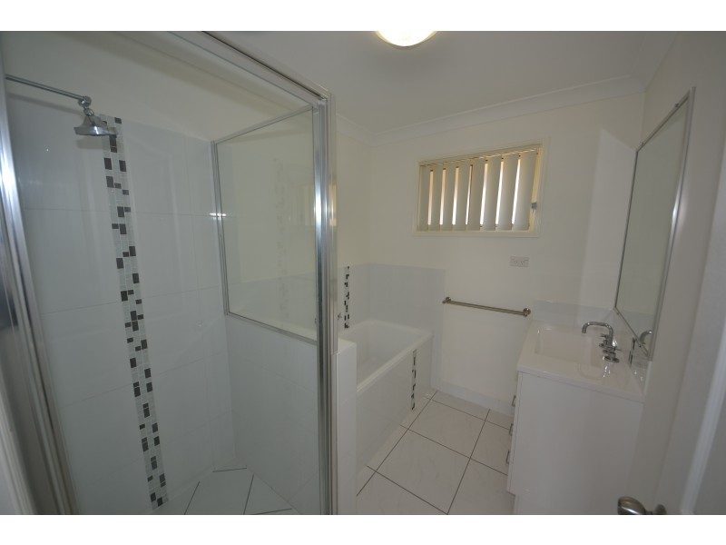 49 Cherryfield Rd, Gracemere QLD 4702