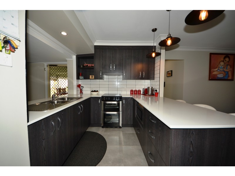 17 Banksia Ct, Gracemere QLD 4702