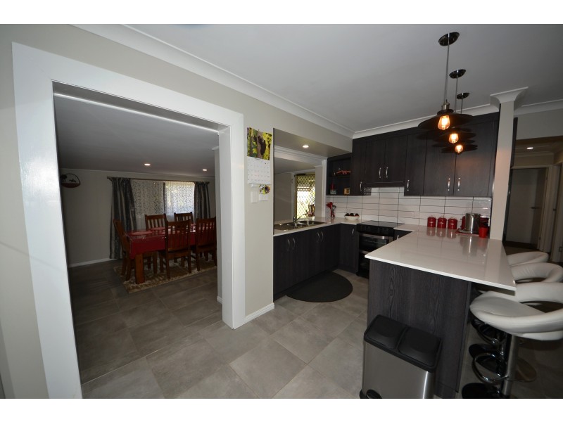 17 Banksia Ct, Gracemere QLD 4702