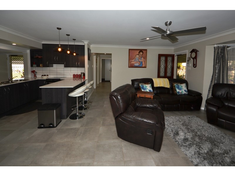 17 Banksia Ct, Gracemere QLD 4702