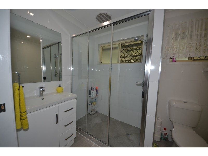 17 Banksia Ct, Gracemere QLD 4702