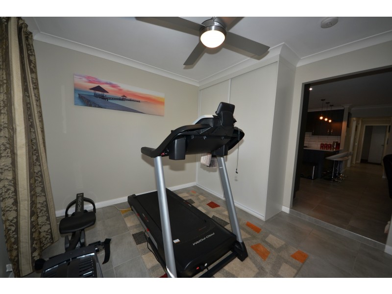 17 Banksia Ct, Gracemere QLD 4702