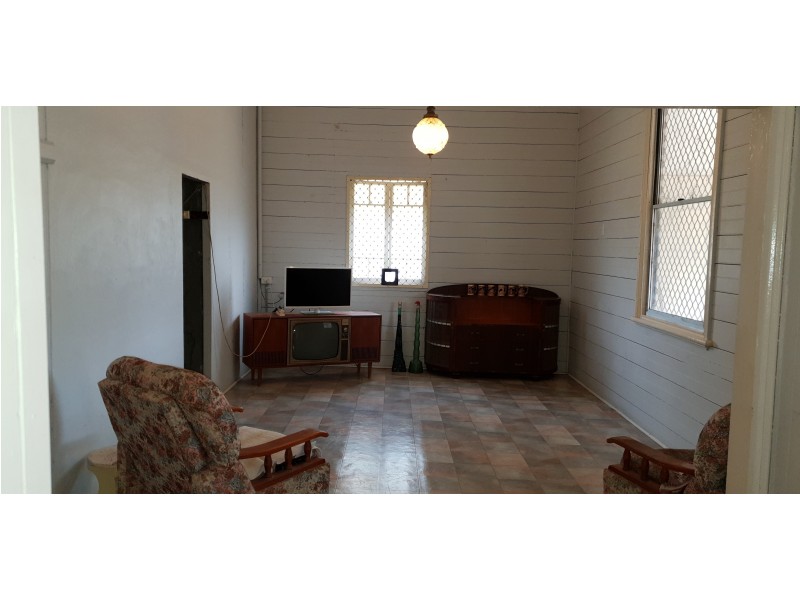 16 Morgan St, Mount Morgan QLD 4714