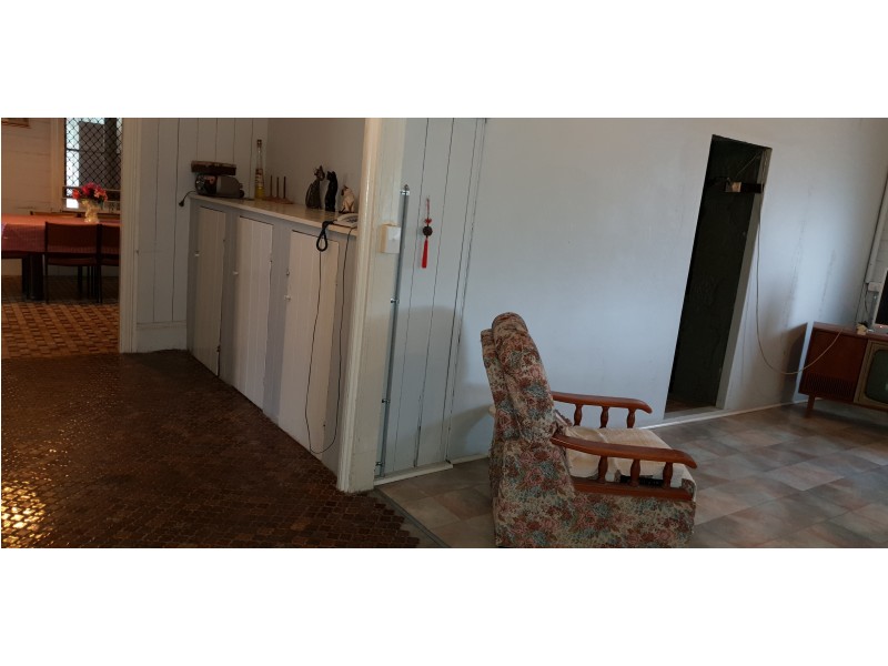 16 Morgan St, Mount Morgan QLD 4714