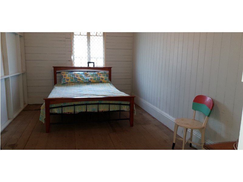 16 Morgan St, Mount Morgan QLD 4714