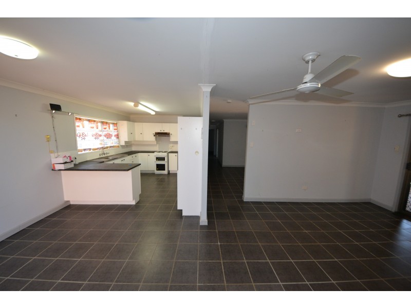 54 Elizabeth St, Gracemere QLD 4702