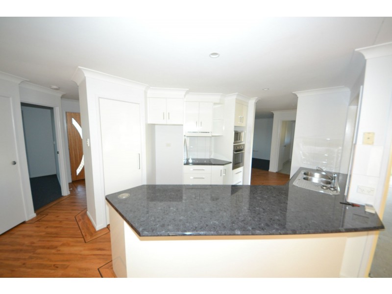 18 Banksia Court, Gracemere QLD 4702