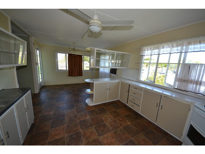 25 Lawrie St, Gracemere QLD 4702